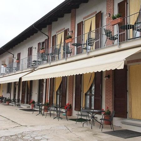 Agriturismo Le Viole Бароло Экстерьер фото