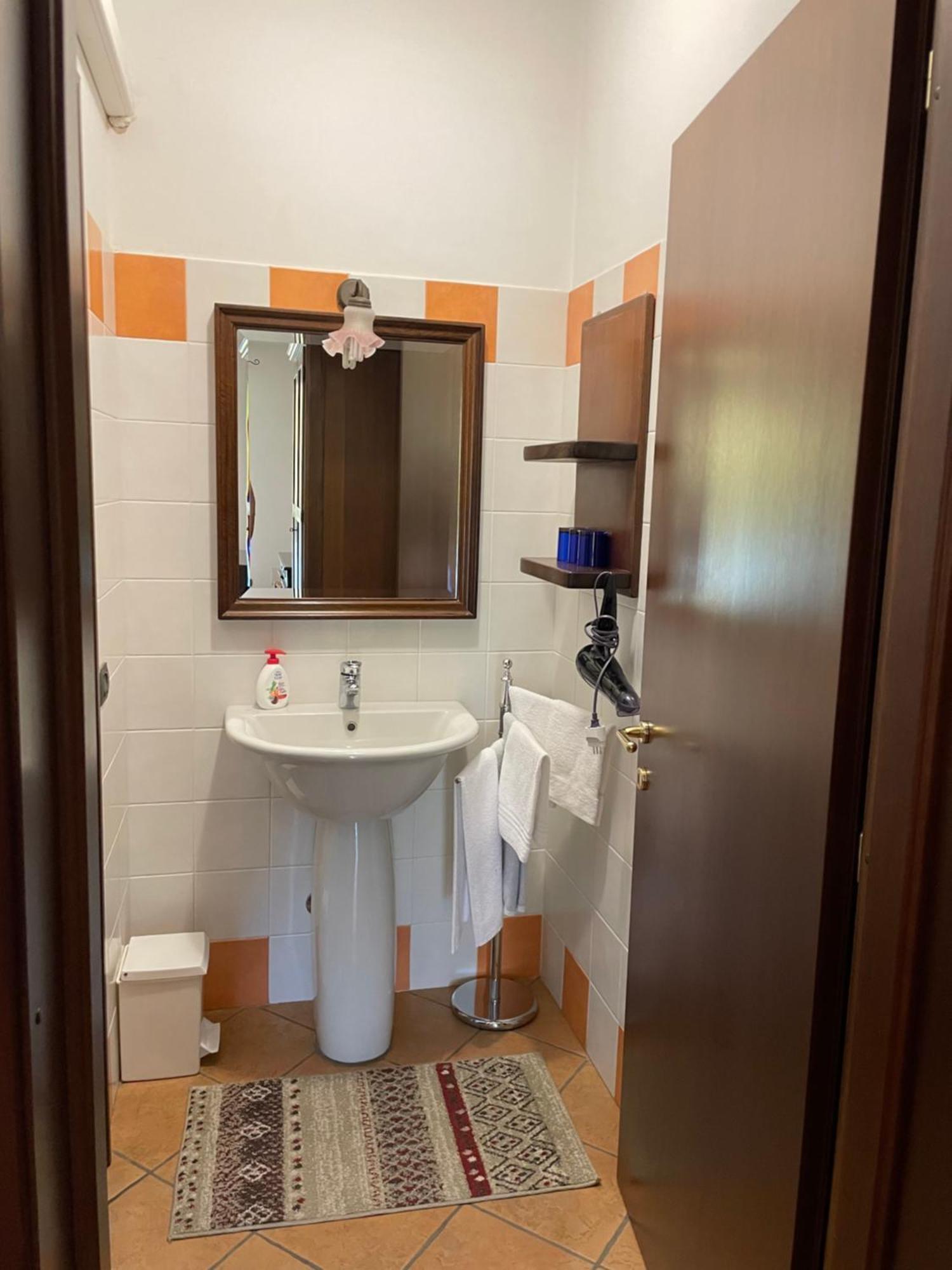 Agriturismo Le Viole Бароло Экстерьер фото
