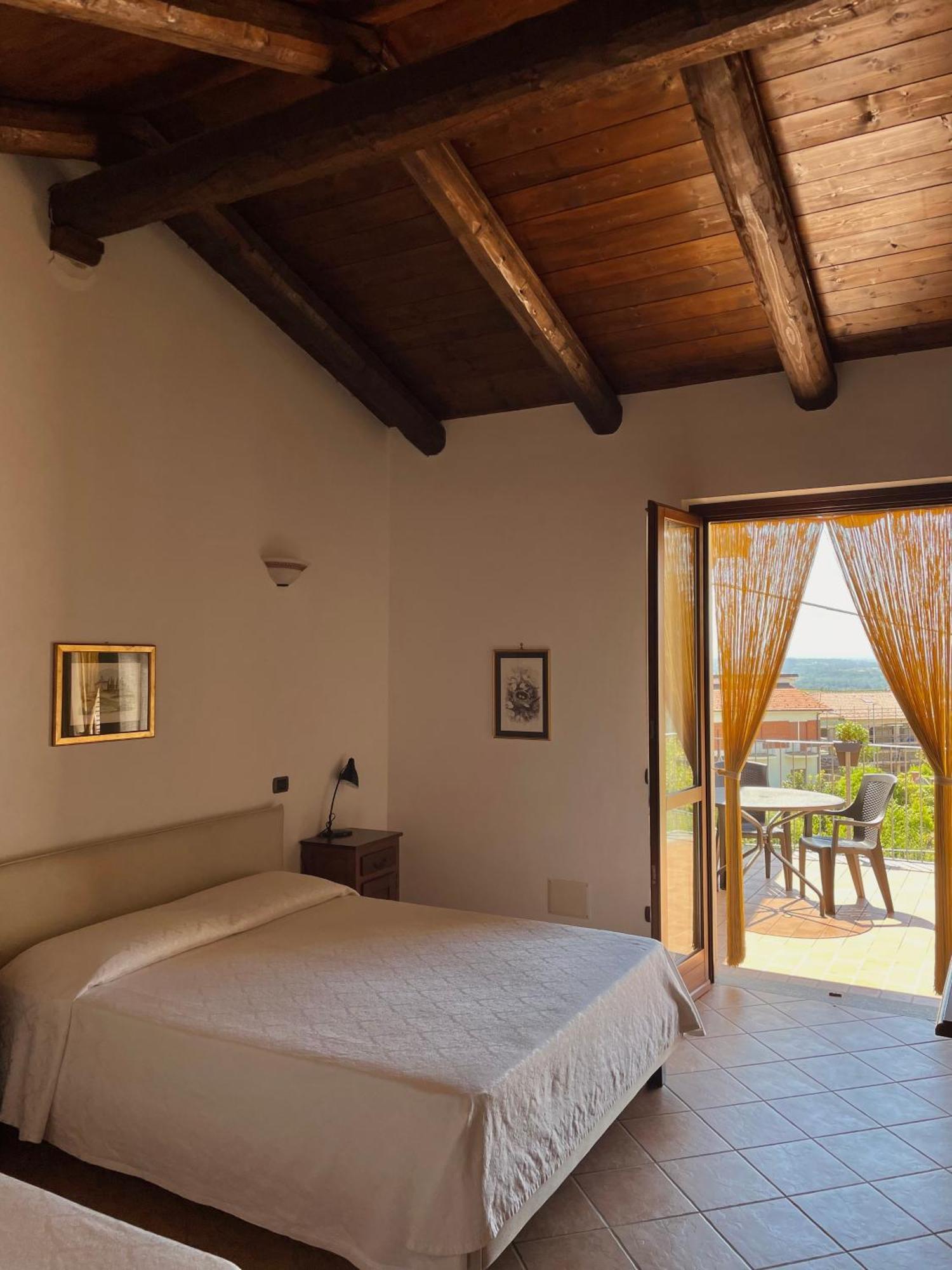 Agriturismo Le Viole Бароло Экстерьер фото